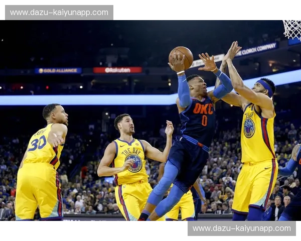 巅峰对决的每一秒颤栗：雷霆vs勇士全场录像中隐藏的篮球密码